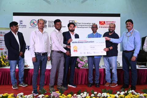 डीजीटी ने एनएसटीआई बेंगलुरु में आयोजित 'कौशलता से उद्यमिता' सम्मान समारोह में युवा नवाचारकों को सम्मानित किया।